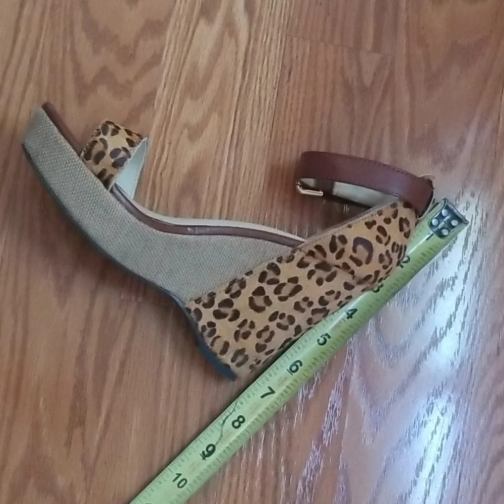 Kelsi Dagger leopard wedge‎ size 7